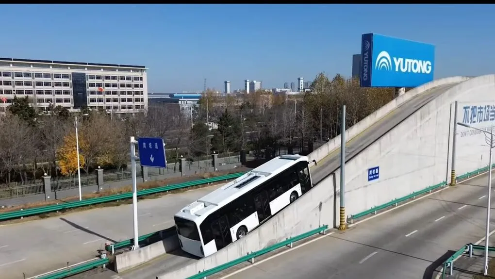 electric bus yutong - ilektrika leoforeia