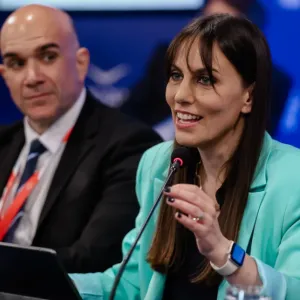 η υφυπουργός Εσωτερικών Βιβή Χαραλαμπογιάννη