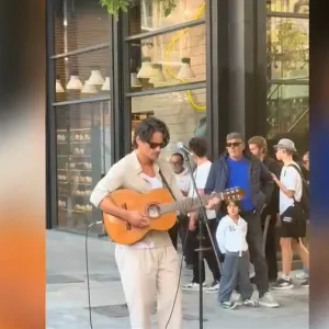 Ο Πάνος Βλάχος στην Ερμού