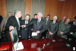 Η εξοπλιστική κούρσα μετά τα Ιμια δεν άφησε και πολλούς πελάτες δυσαρεστημένους: συμβάσεις με τις ΗΠΑ (1), τη Ρωσία (2-3), τη Γαλλία (4), τη Σουηδία (5) και τους εργολήπτες της Ζίμενς (6)