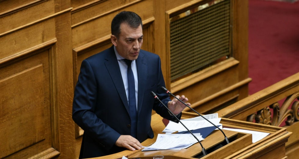 Τροπολογίες-σέρβις στον ΣΕΒ και αποχώρηση σύσσωμης της αντιπολίτευσης