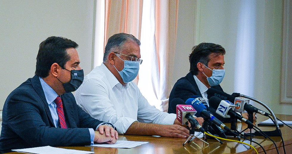 Ο Αρκουμανέας τους «βρήκε», ο Μηταράκης τους «έχασε»;