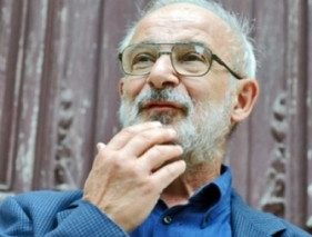 Ραφαέλε Σιμόνε: «Ζούμε μια βαθιά παραμορφωμένη δημοκρατία»
