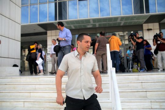 Εκανε το «λάθος» να… καταθέσει κατά Κασιδιάρη
