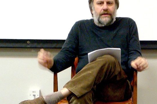 Σλαβόι Ζίζεκ: «Είμαι άθεος, αλλά προσεύχομαι στον θεό να νικήσει ο ΣΥΡΙΖΑ»