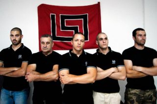 «Επιστήμονας» στο ξύλο