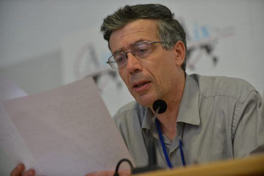 Γκιγιόμ Ντιβάλ: «Μη βιώσιμο το ελληνικό χρέος χωρίς μαζική διαγραφή»