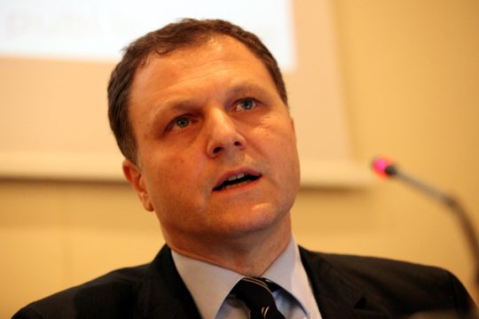 Ισχυρό εκλογικό ρεύμα υπέρ της αξιωματικής αντιπολίτευσης