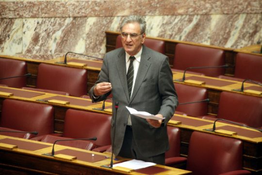 Αλλαγή των αντικειμενικών αξιών ζητούν πέντε βουλευτές