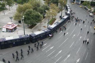 Αδειες παρελάσεις και κούφια μνήμη