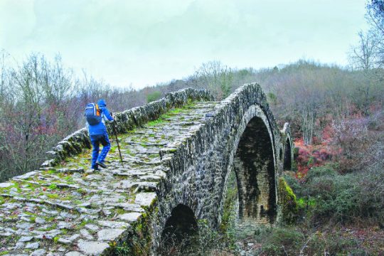 Οι Κήποι πίσω απ’ το βουνό…