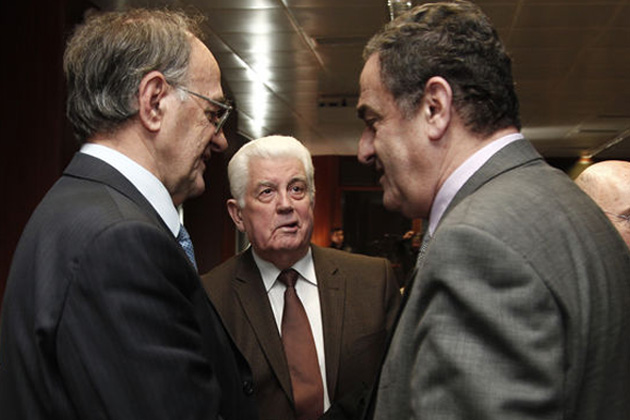 Δείχνει Μουζακίτη ο Σούρλας