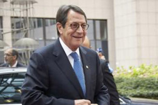 Σε αναμμένα κάρβουνα η Λευκωσία