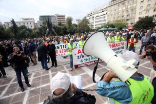 Κάθε λιμάνι και απεργός