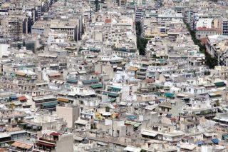 «Εγκαταλείπουν» τα έργα βιτρίνας για τα εγκαταλειμμένα κτίρια
