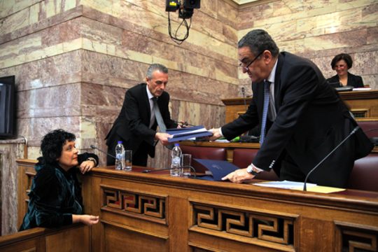 Θυελλώδης συνεδρίαση για τα «κόκκινα» δάνεια