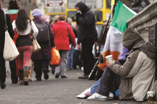 Με εκβιασμό Τρισέ η Ιρλανδία στο μνημόνιο