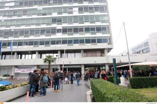 Εκτός ΠΑΜΑΚ 1.225 «αιώνιοι»