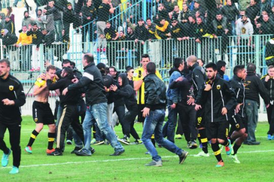Ούτε σε ομάδες… γειτονιάς