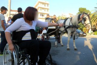Αφήνουν στην τύχη τους τα ΑμΕΑ