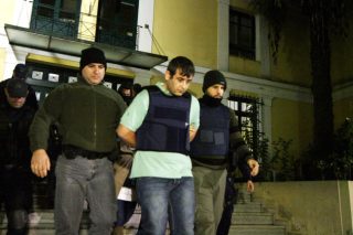 «Φοβισμένος» από το Καλάσνικοφ του «μεθυσμένου»