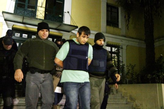 «Φοβισμένος» από το Καλάσνικοφ του «μεθυσμένου»