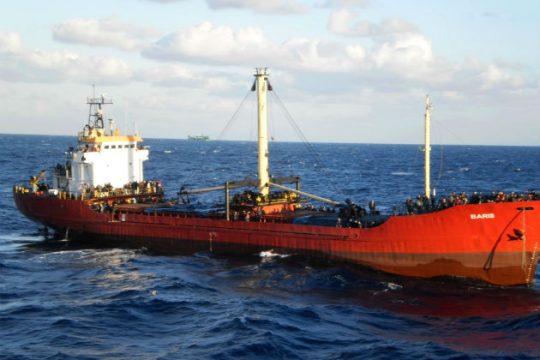 Στην Ιεράπετρα οι 700 μετανάστες του ακυβέρνητου πλοίου