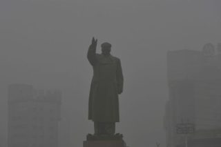 Διώχνουν προσωρινά  το νέφος του Πεκίνου