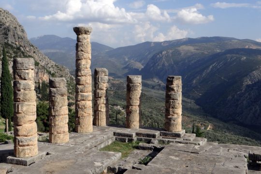 Βατοπέδι-Δελφοί, ένα… σκάνδαλο δρόμος
