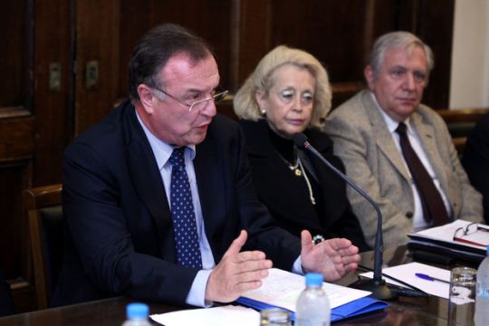 Κώδικας «ραμμένος» για τις τράπεζες