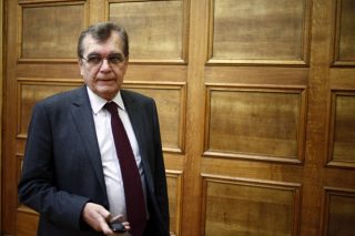 Γέροι είναι, τους αφήνετε να πεθάνουν;