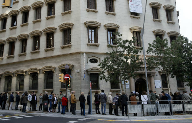 Στις κάλπες οι Καταλανοί για την ανεξαρτησία τους