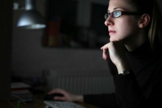 Κίνδυνος παχυσαρκίας για όσους εργάζονται βράδυ