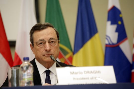 Ντράγκι: Δεν χρειάζεται αναδιάρθρωση το ελληνικό χρέος