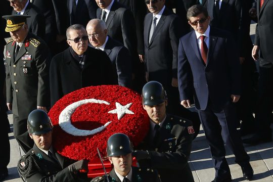 Νέες διαδηλώσεις για το προεδρικό «λευκό σαράι»