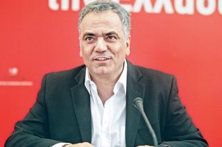 Οχι παιχνίδια με τα εθνικά θέματα