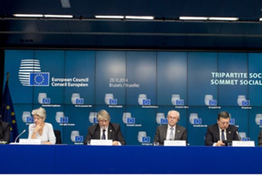 Με την πλάτη στον τοίχο η κυβέρνηση