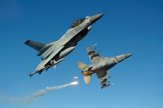 «Σήκωσαν» μια αερομαχία για μερικά «κλικ» παραπάνω