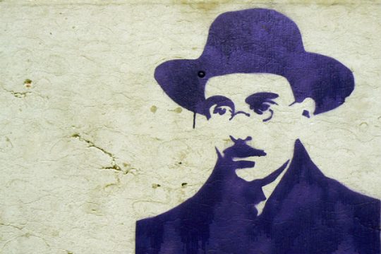Πλεύση μακριά από «τα φουστάνια του πολιτισμού»…