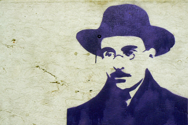 Πλεύση μακριά από «τα φουστάνια του πολιτισμού»…