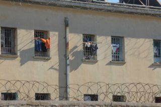 Καταστολή στους εξαθλιωμένους κρατούμενους