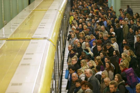 Στο ράφι τα σχέδια για ιδιωτικοποίηση των Γερμανικών σιδηροδρόμων