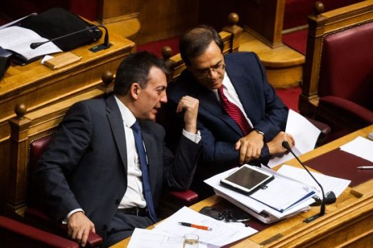 Παριζιάνικο κοστούμι στο Ασφαλιστικό