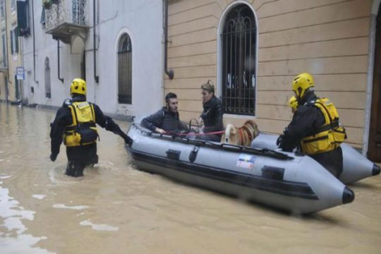 Φονικό κύμα κακοκαιρίας πλήττει την Ιταλία