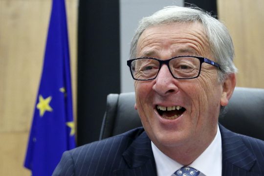 «Χειροβομβίδες» Γιούνκερ κατά Ρέντσι και Κάμερον