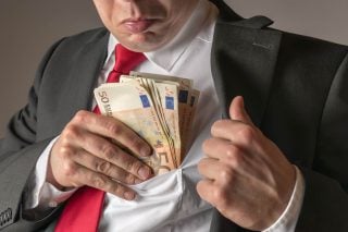 Εκβίαζαν ιδιοκτήτη κατασκευαστικής