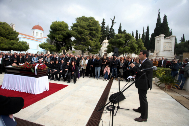 Πλήθος κόσμου στην πολιτική κηδεία του Δήμου Τσακνιά