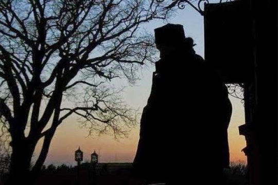 Είχε κατακλέψει το Δημόσιο και παρίστανε τον άγιο!