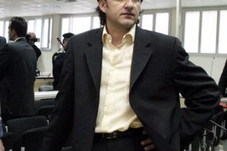 Κινδυνεύουν οι δύο απεργοί πείνας