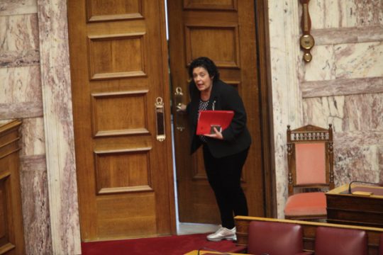 ΚΚΕ: Ο Στύλιος επιβραβεύει τις αθλιότητες της Χρυσής Αυγής
